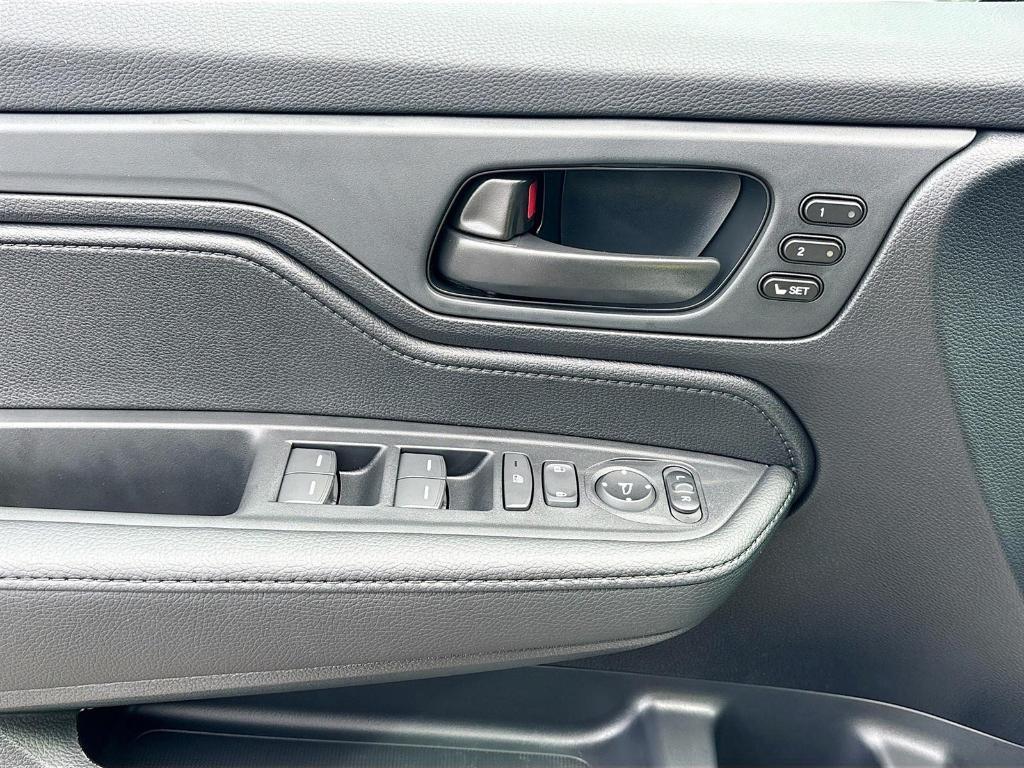 new 2025 Honda Odyssey car, priced at $45,275