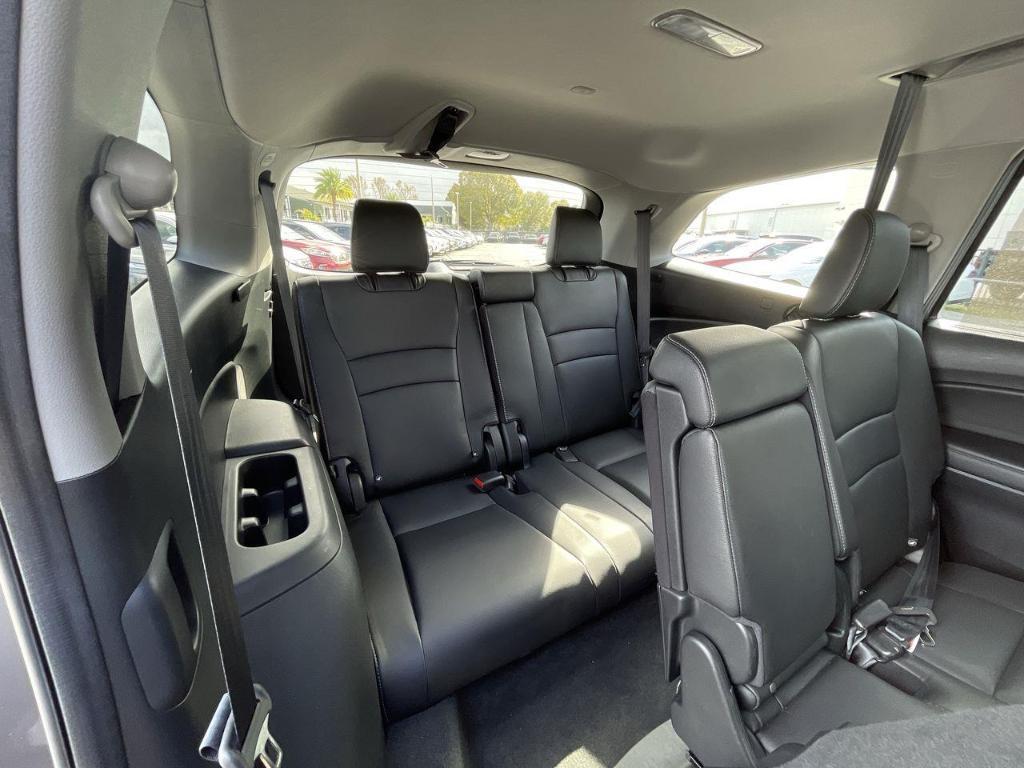 used 2022 Honda Pilot car, priced at $28,995