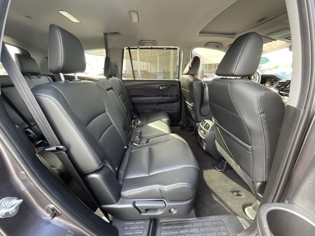 used 2022 Honda Pilot car, priced at $28,995