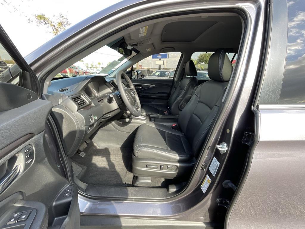 used 2022 Honda Pilot car, priced at $28,995