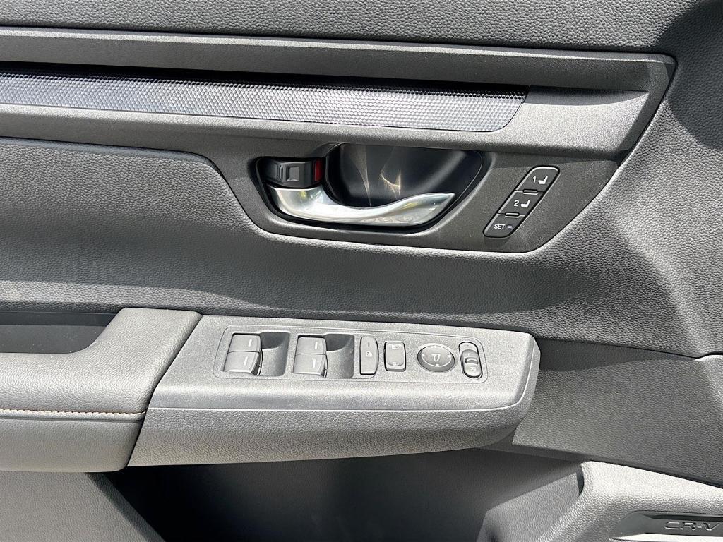 new 2025 Honda CR-V Hybrid car, priced at $39,045