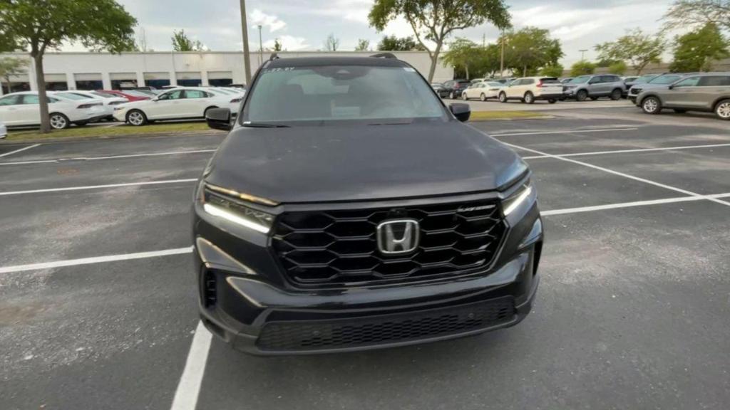 new 2025 Honda Pilot car, priced at $56,030