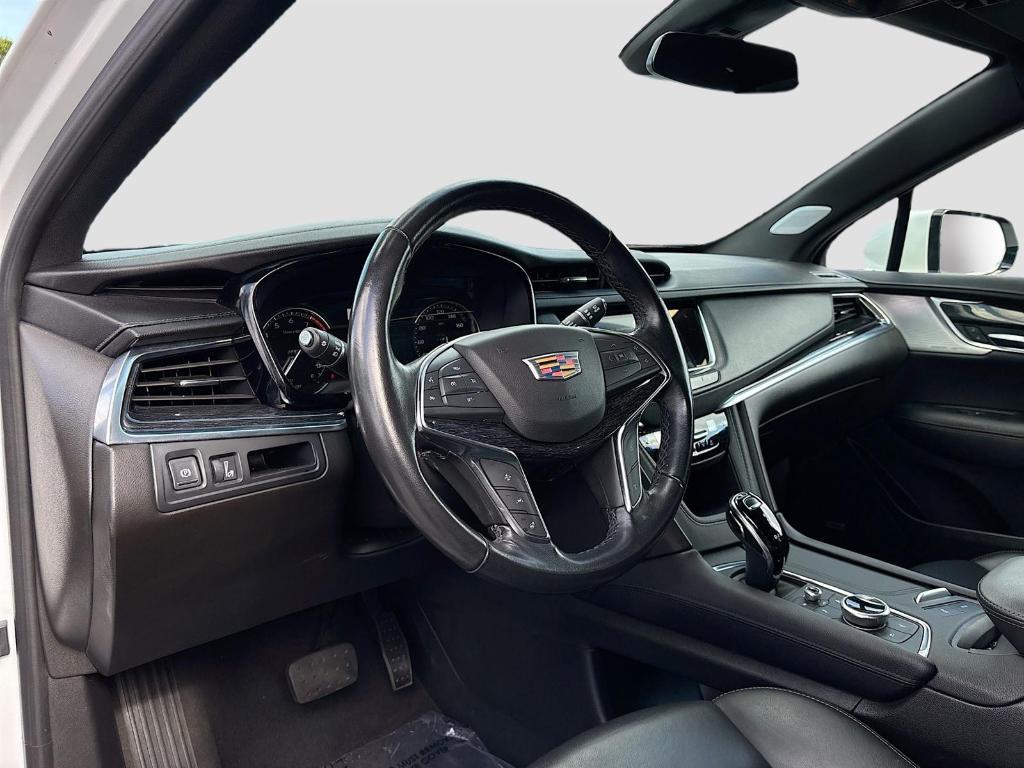 used 2023 Cadillac XT5 car, priced at $23,995