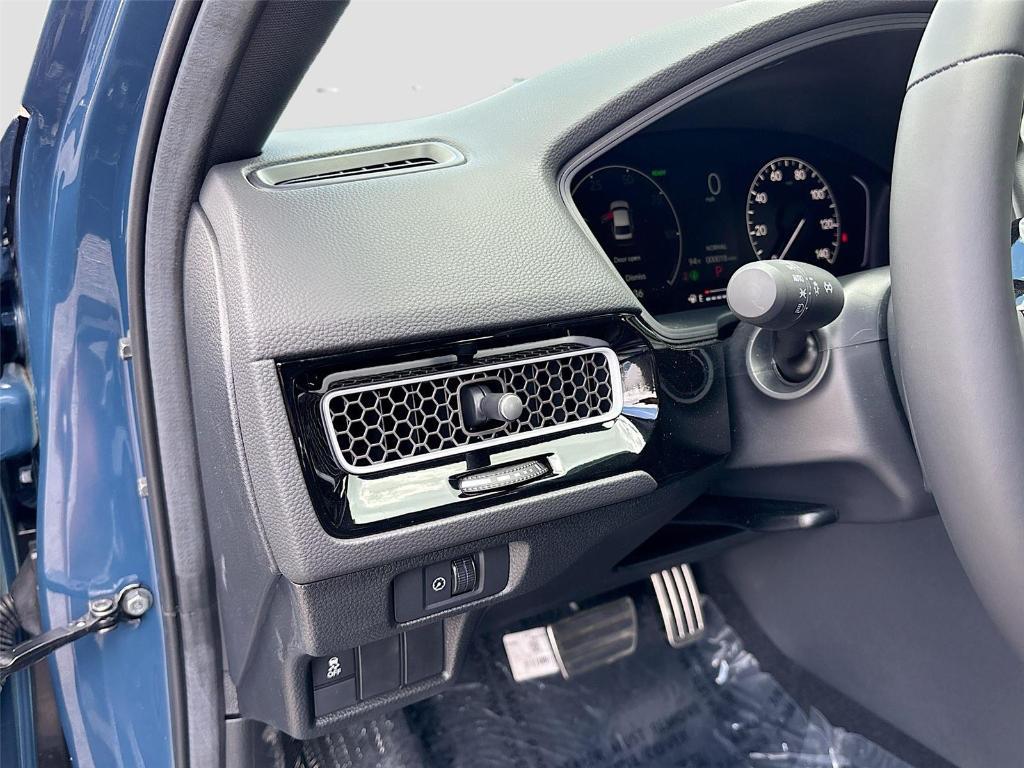 new 2026 Honda Civic Hybrid car, priced at $30,900