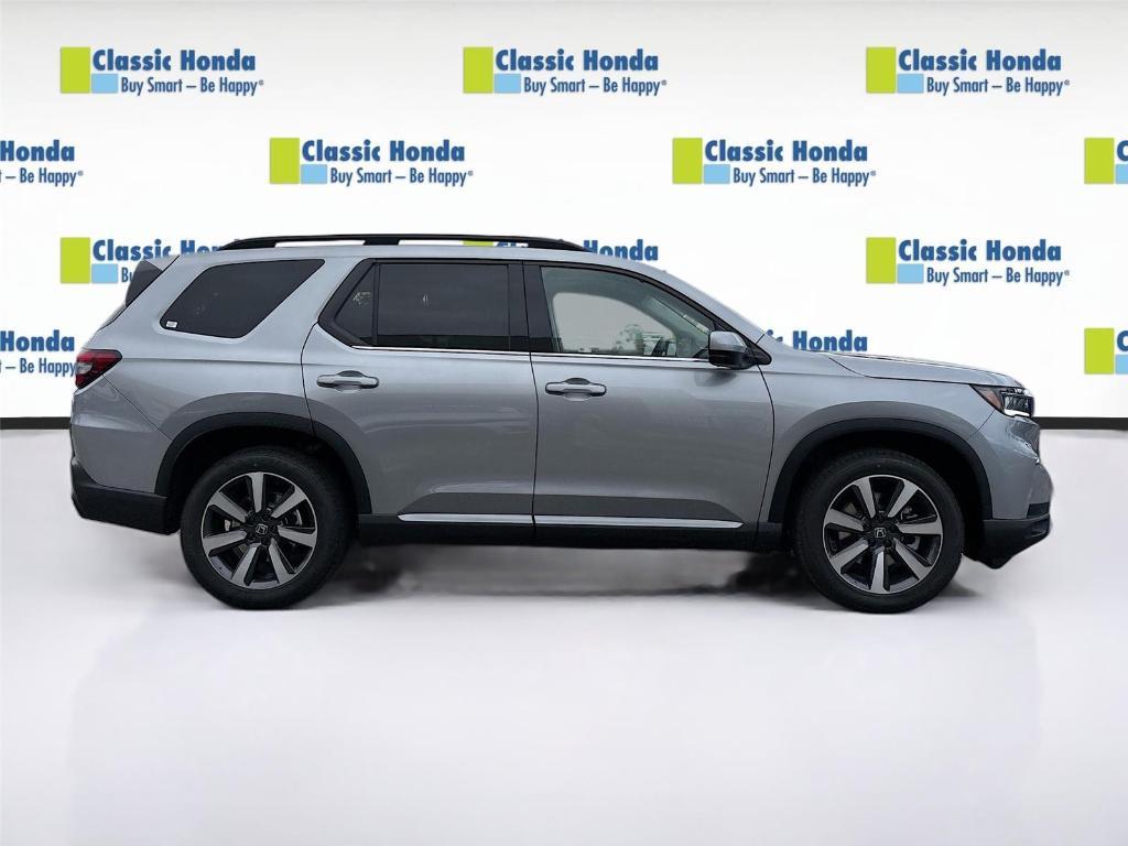 new 2025 Honda Pilot car, priced at $51,095