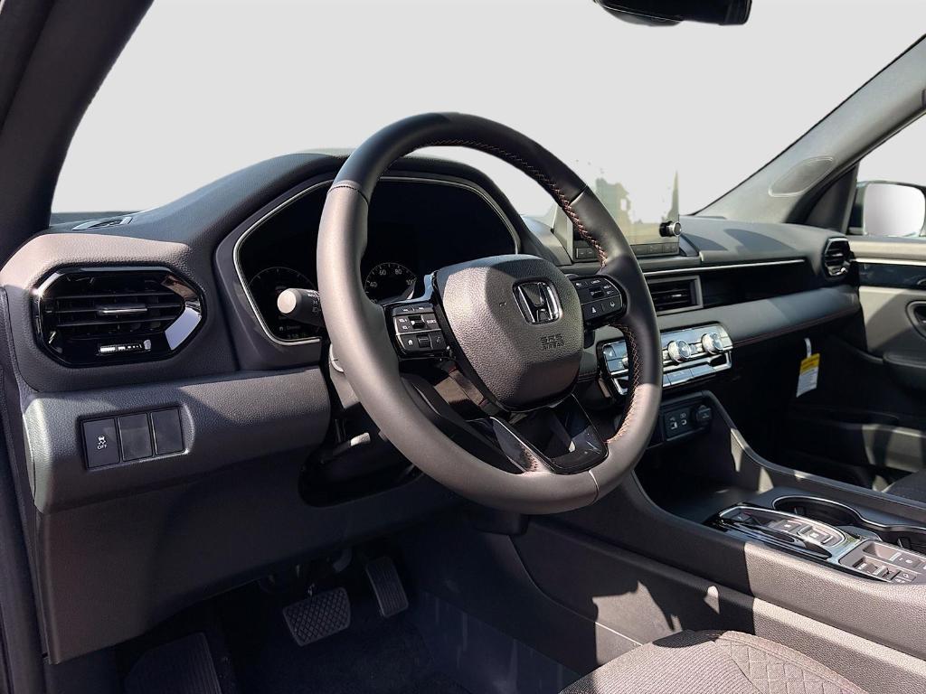 new 2025 Honda Pilot car, priced at $44,205