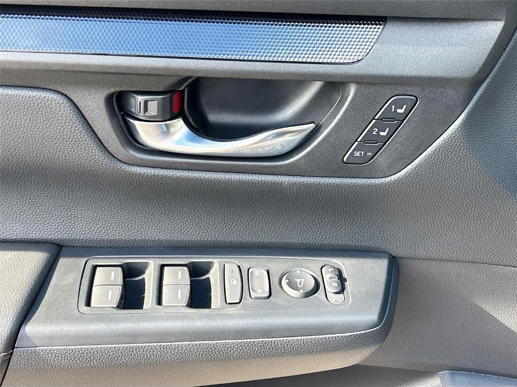 new 2026 Honda CR-V Hybrid car, priced at $40,175