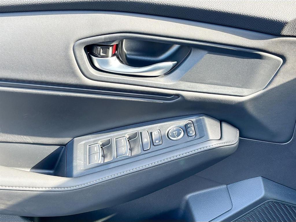 new 2025 Honda Accord Hybrid car, priced at $35,260