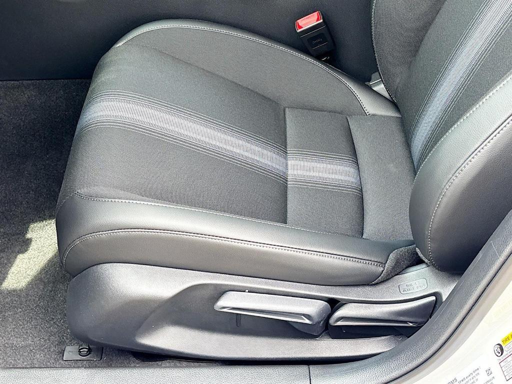 new 2025 Honda Civic Hybrid car, priced at $30,555