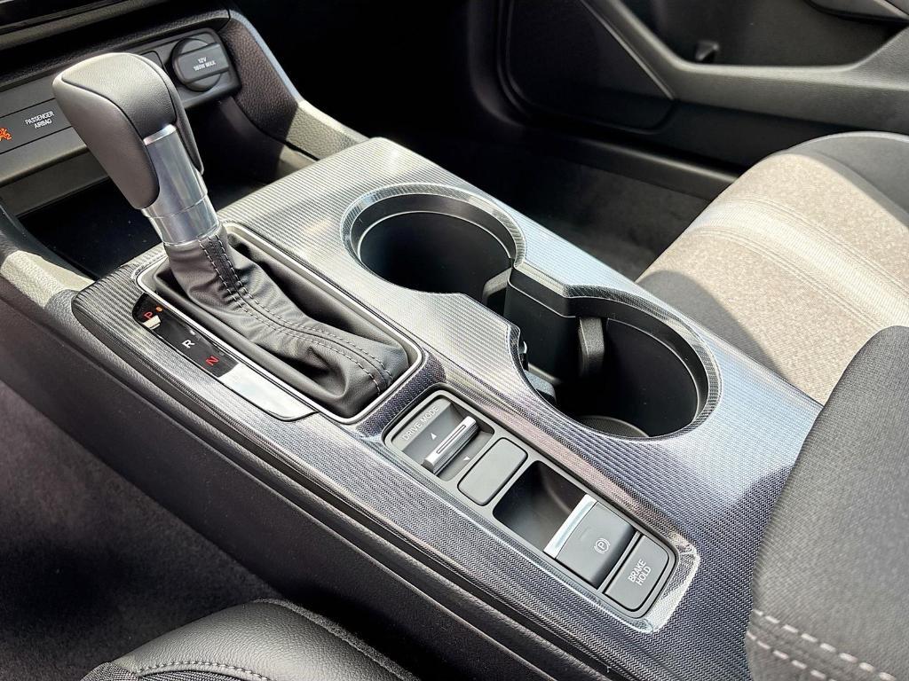 new 2025 Honda Civic Hybrid car, priced at $30,555