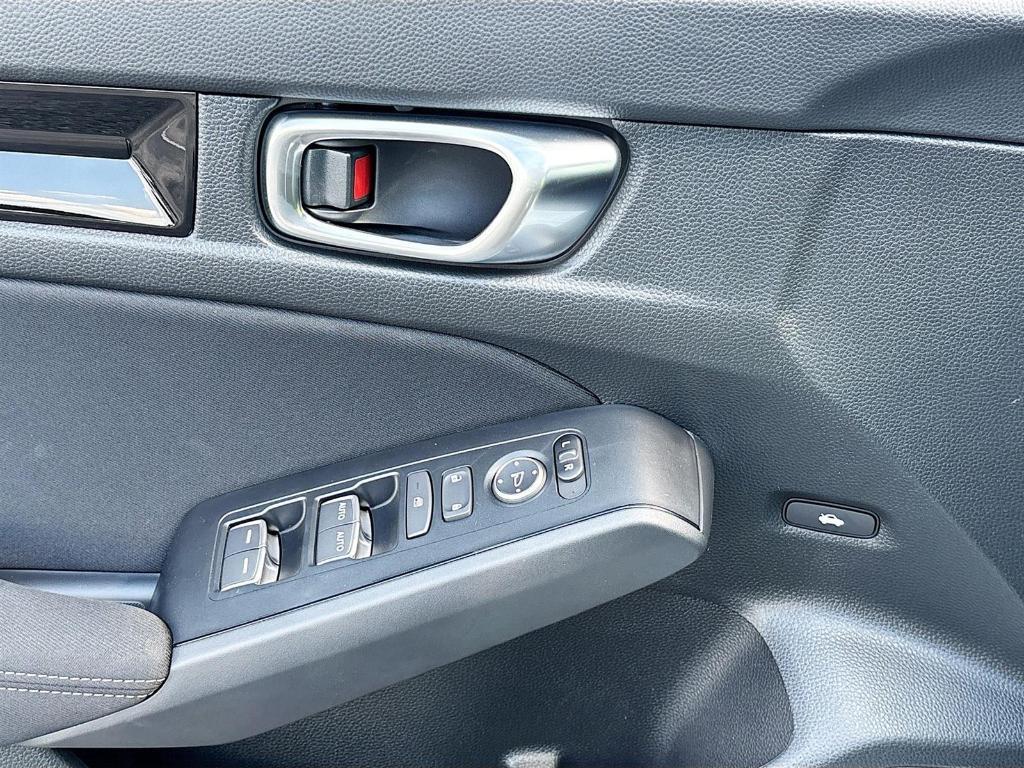 new 2025 Honda Civic Hybrid car, priced at $30,555
