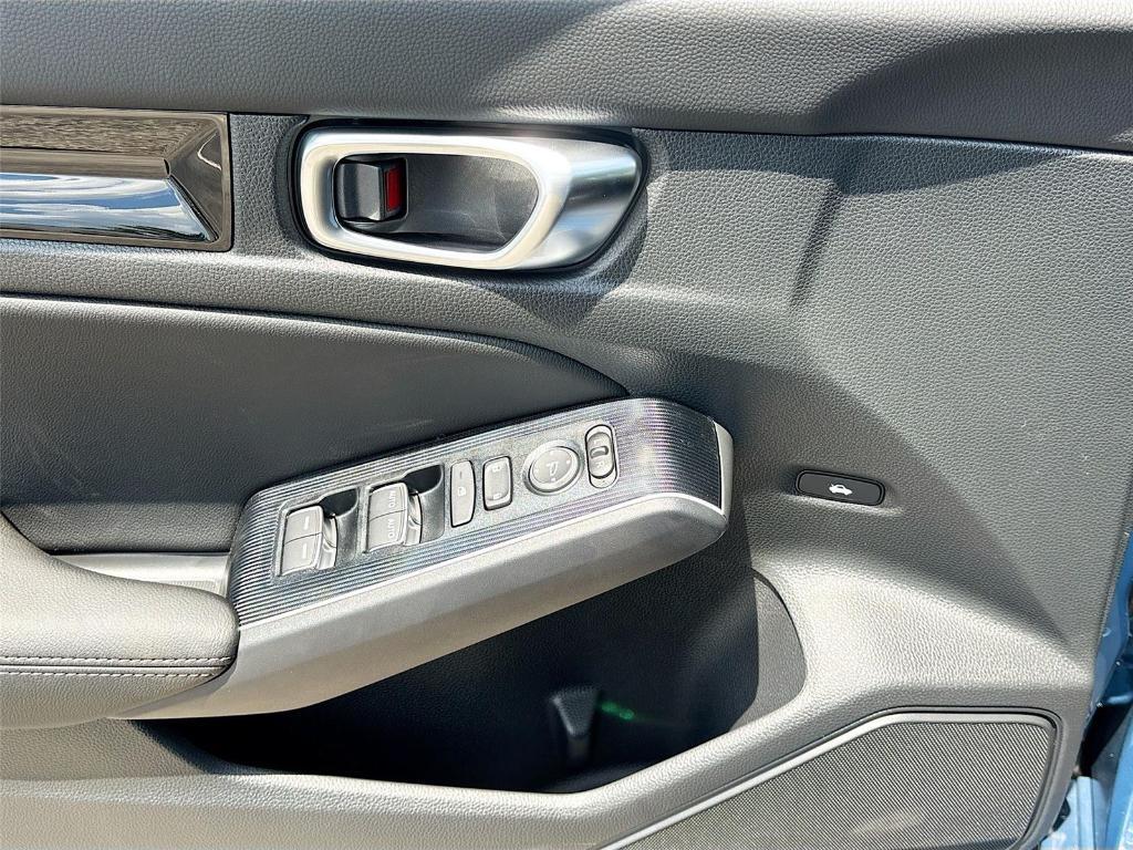 new 2025 Honda Civic Hybrid car, priced at $33,555