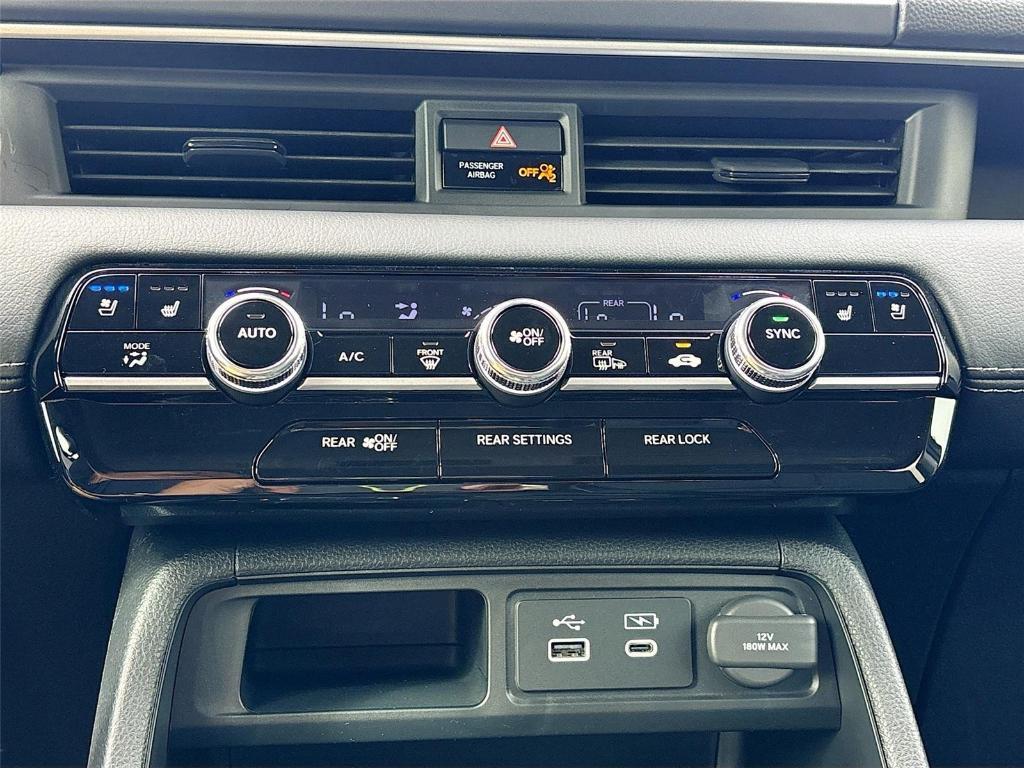 new 2025 Honda Pilot car, priced at $54,575