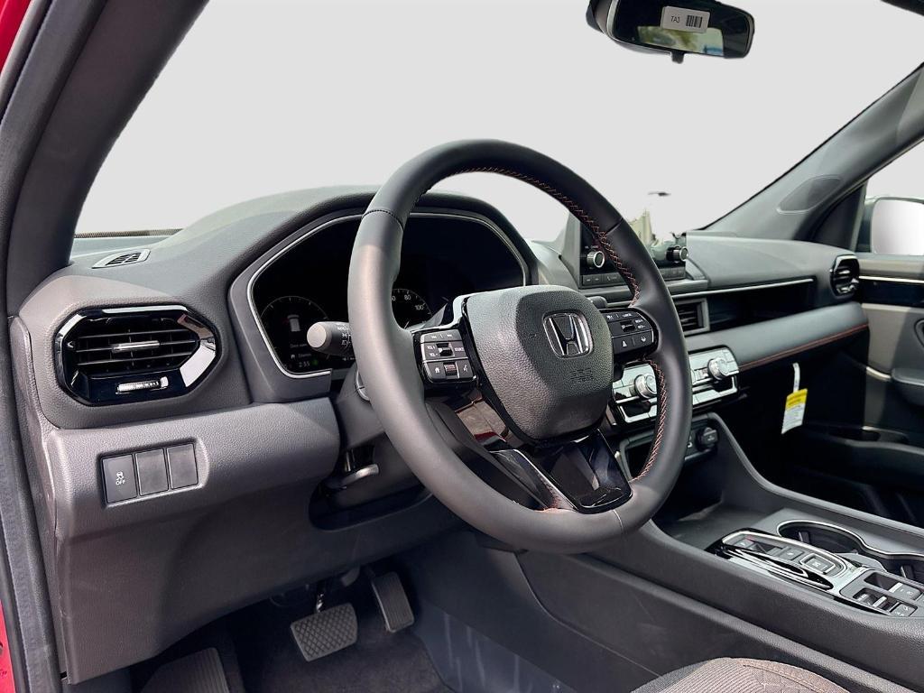 new 2025 Honda Pilot car, priced at $44,205