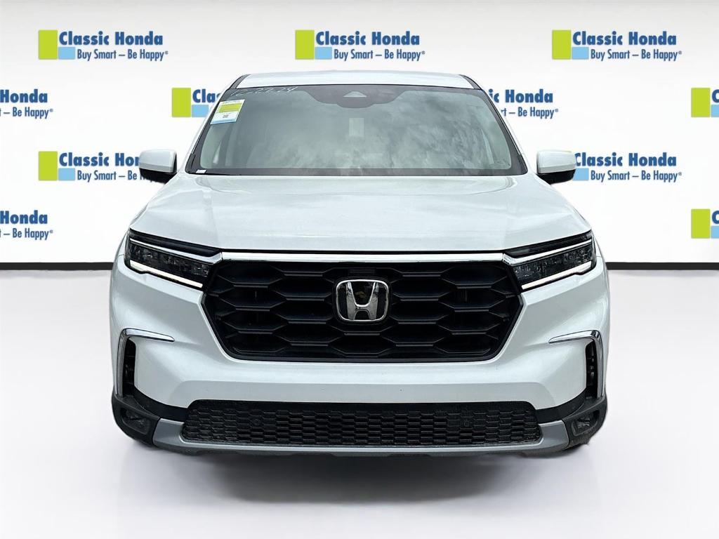 new 2025 Honda Pilot car, priced at $49,350