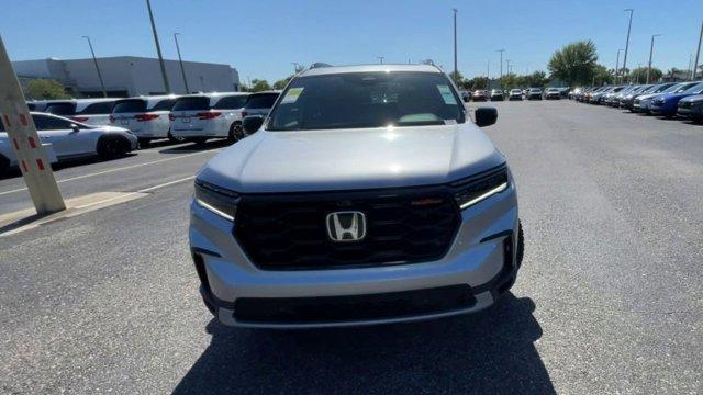 new 2025 Honda Pilot car, priced at $50,495