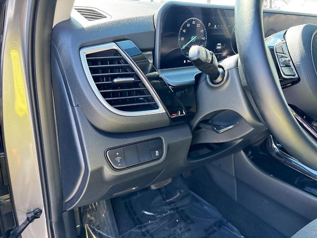used 2024 Kia Seltos car, priced at $22,995