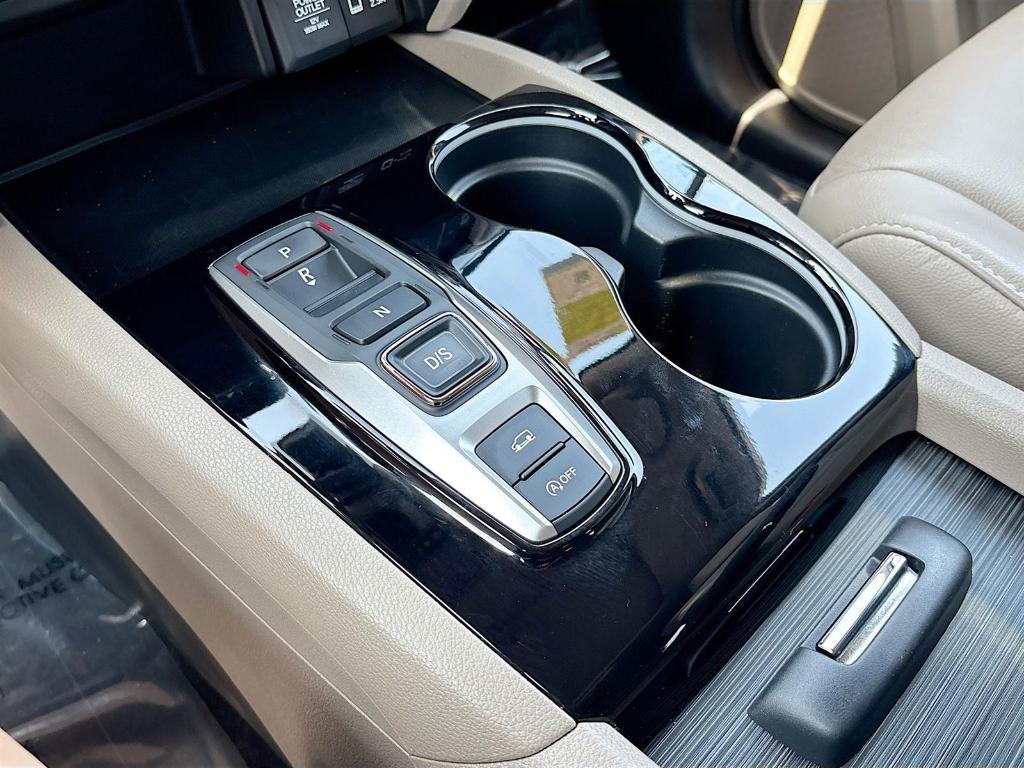 used 2022 Honda Pilot car, priced at $33,595