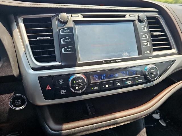 used 2018 Toyota Highlander car, priced at $21,495