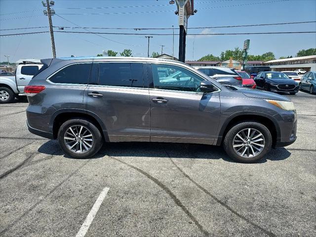 used 2018 Toyota Highlander car, priced at $21,495