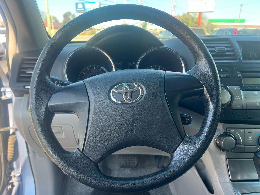 used 2009 Toyota Highlander car, priced at $9,995