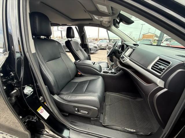 used 2018 Toyota Highlander car, priced at $21,895