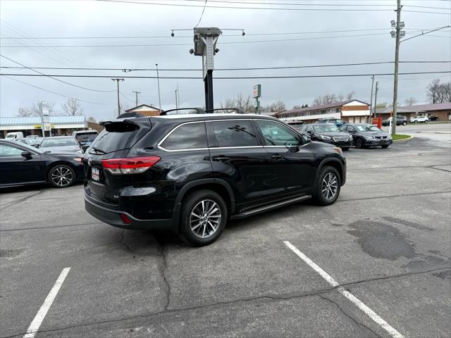 used 2018 Toyota Highlander car, priced at $21,895