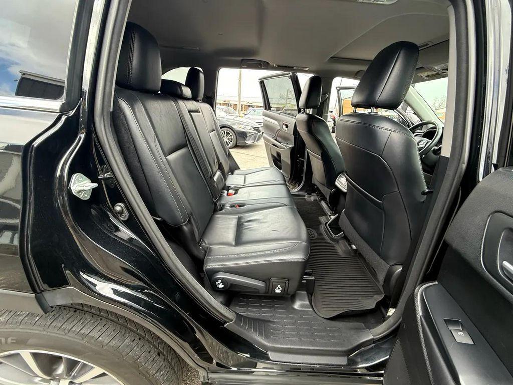 used 2018 Toyota Highlander car, priced at $21,376