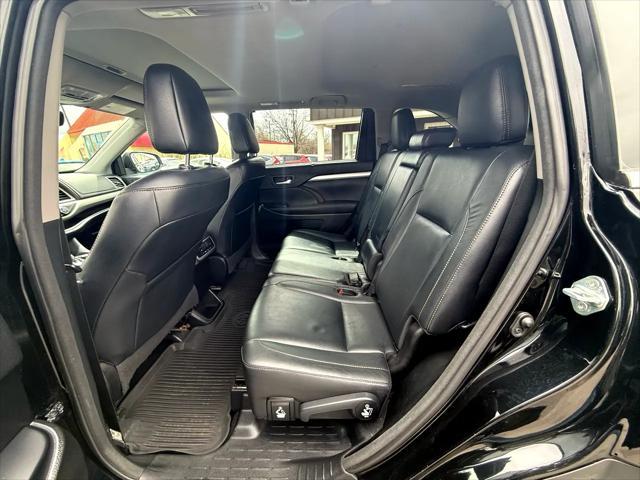 used 2018 Toyota Highlander car, priced at $21,895
