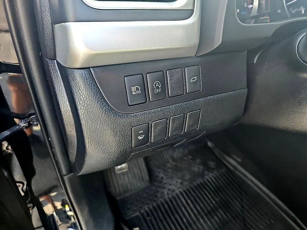 used 2019 Toyota Highlander car, priced at $24,995