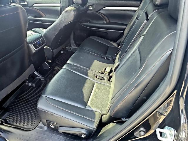 used 2019 Toyota Highlander car, priced at $25,495