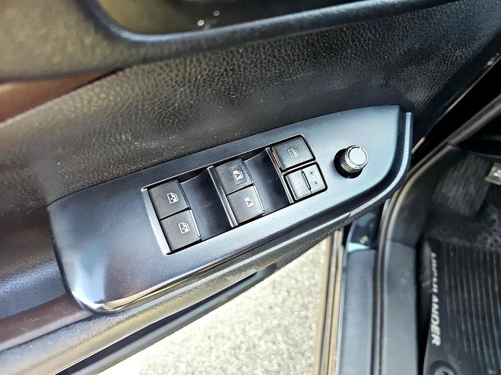 used 2019 Toyota Highlander car, priced at $24,995
