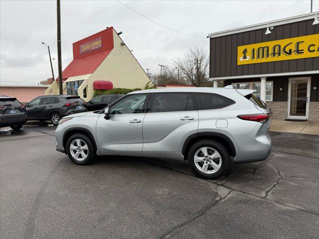 used 2021 Toyota Highlander car, priced at $23,495