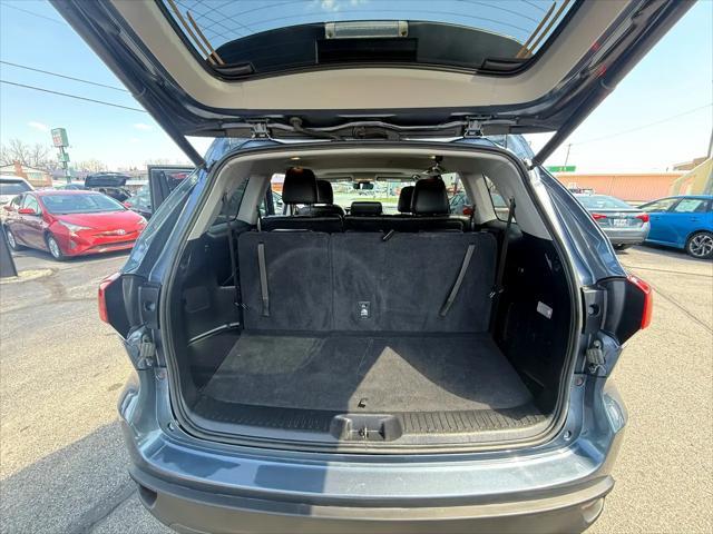 used 2018 Toyota Highlander car, priced at $22,495