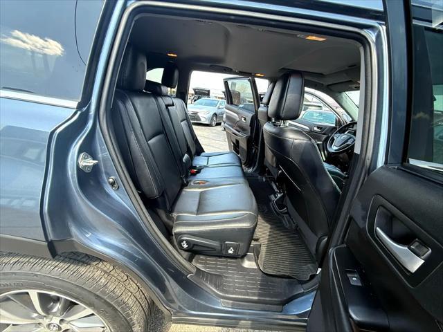 used 2018 Toyota Highlander car, priced at $22,495