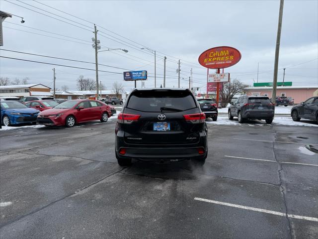 used 2018 Toyota Highlander car, priced at $21,681