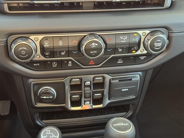 new 2025 Jeep Gladiator car, priced at $41,603