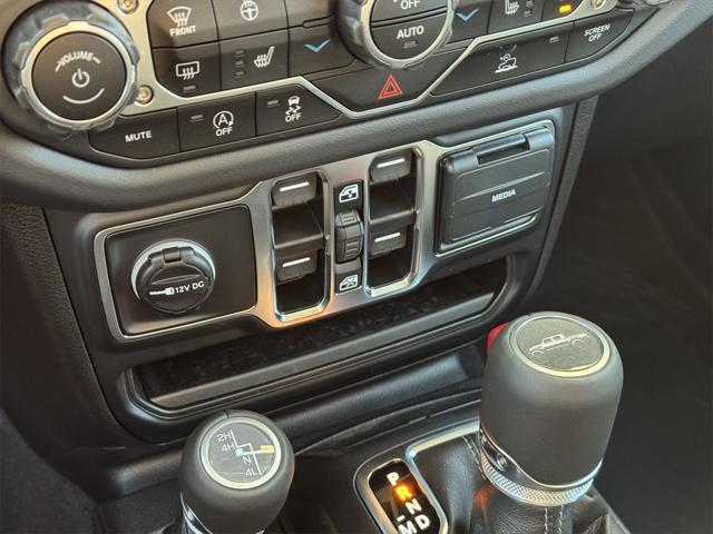 new 2025 Jeep Gladiator car, priced at $41,603