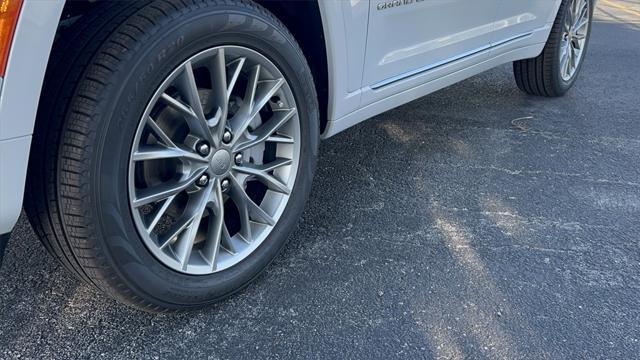 new 2025 Jeep Grand Cherokee car, priced at $55,957