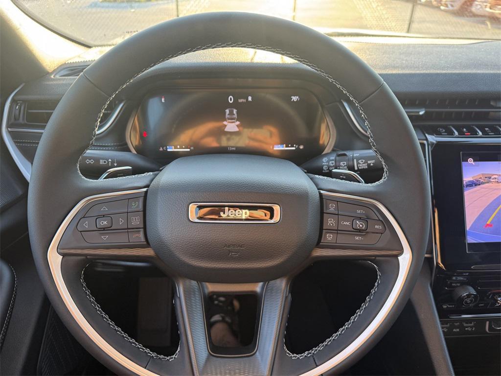 new 2025 Jeep Grand Cherokee car, priced at $30,875