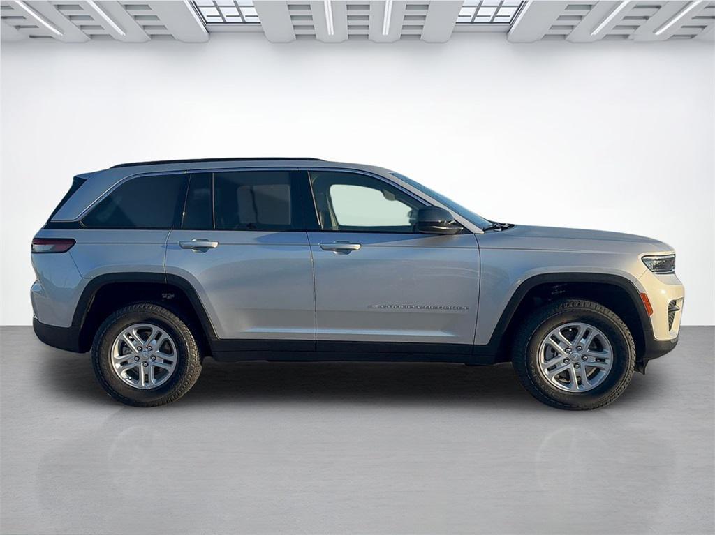 new 2025 Jeep Grand Cherokee car, priced at $30,875