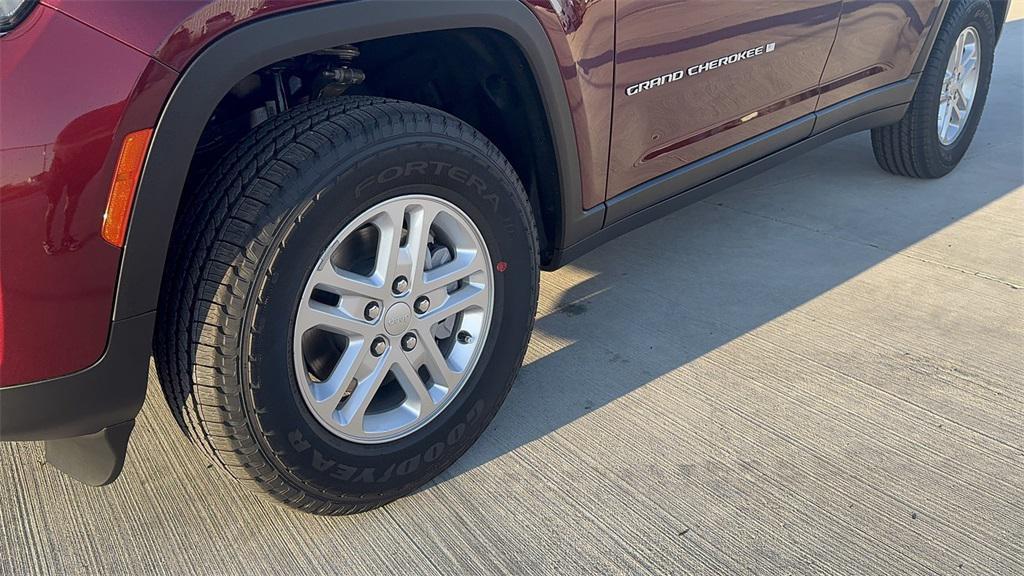 new 2025 Jeep Grand Cherokee car, priced at $37,375