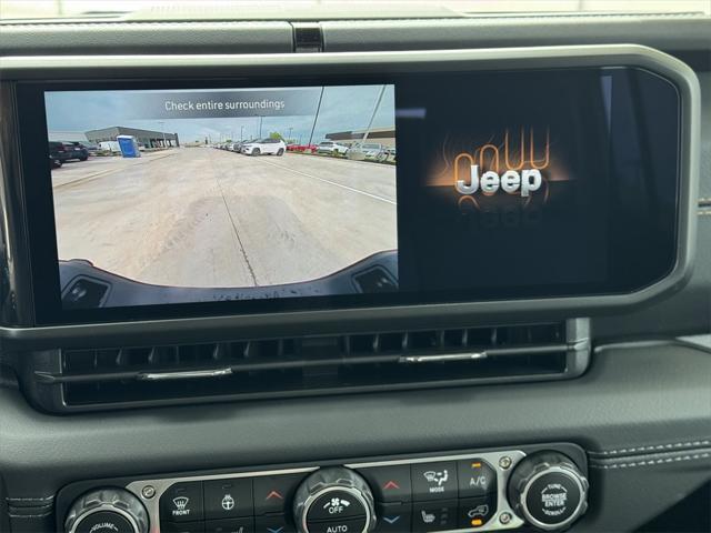 new 2025 Jeep Gladiator car, priced at $41,603