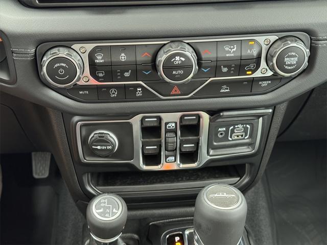 new 2025 Jeep Gladiator car, priced at $41,603