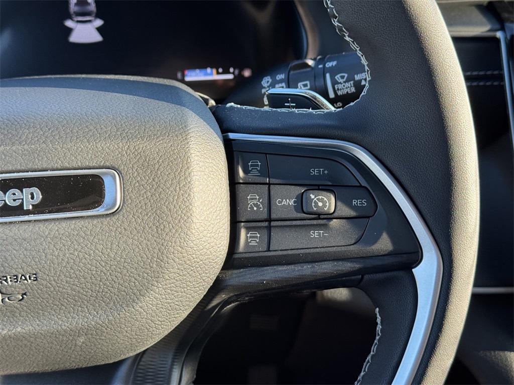 new 2025 Jeep Grand Cherokee car, priced at $34,475
