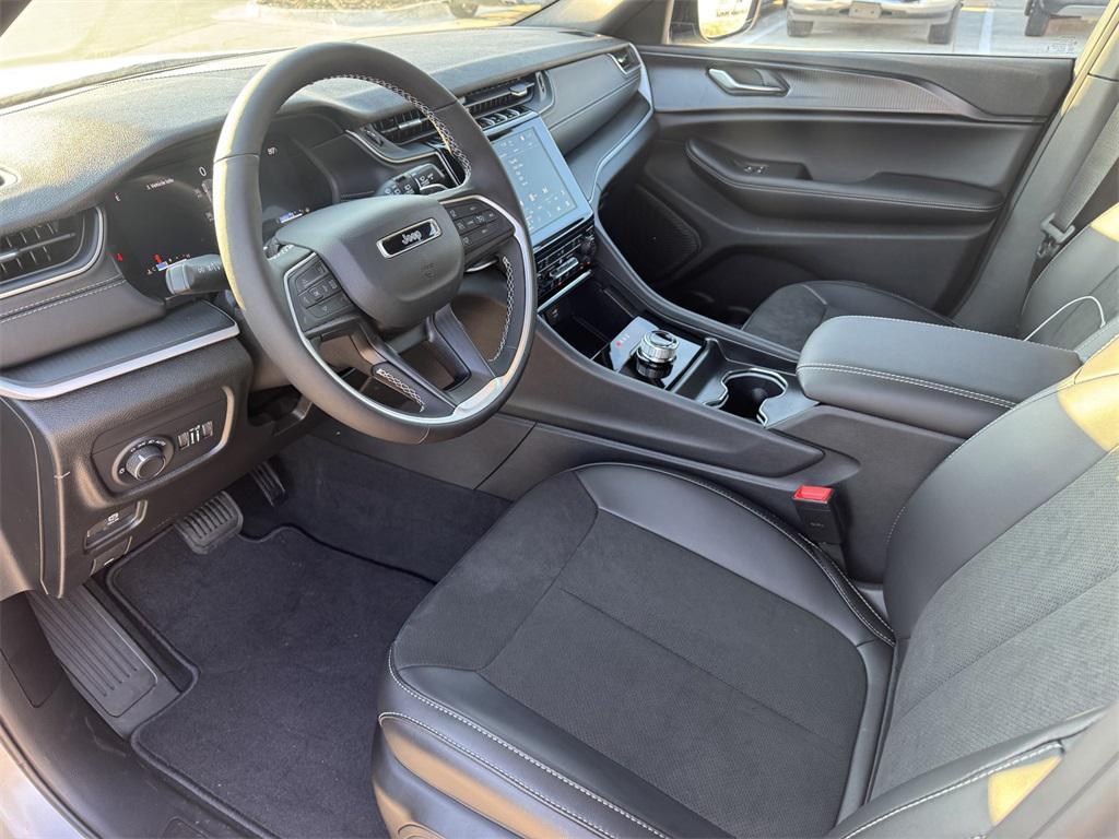 new 2025 Jeep Grand Cherokee car, priced at $34,475