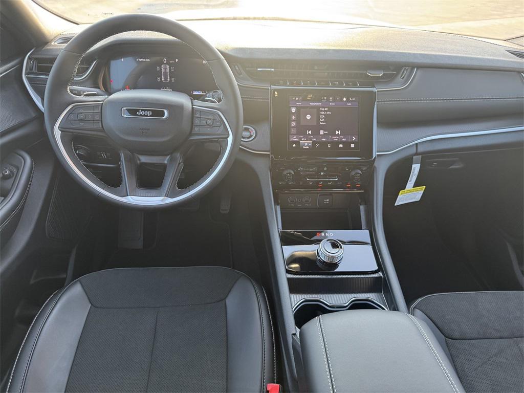 new 2025 Jeep Grand Cherokee car, priced at $34,475