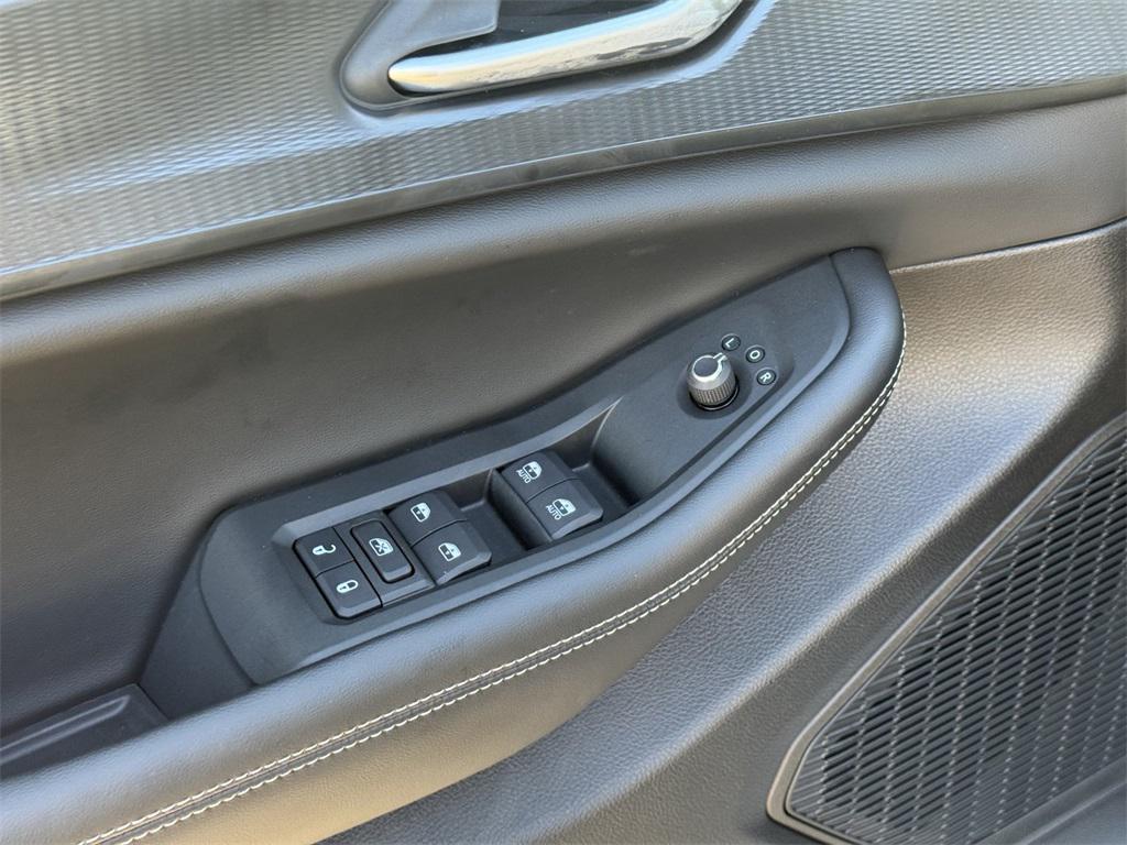 new 2025 Jeep Grand Cherokee car, priced at $34,475