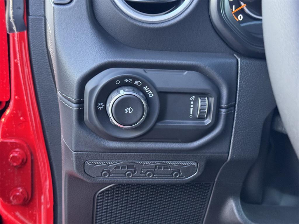 new 2025 Jeep Wrangler car, priced at $47,620