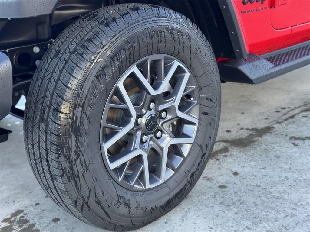 new 2025 Jeep Wrangler car, priced at $47,620